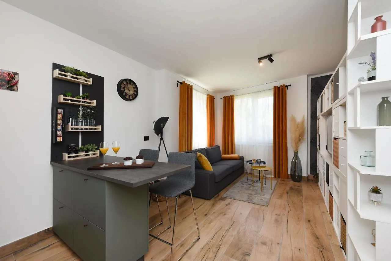 Feel Good Apartment & Studio Zadar 0*,