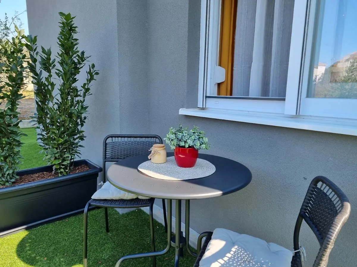 Feel Good Apartment & Studio Zadar 0*,  Kroatien